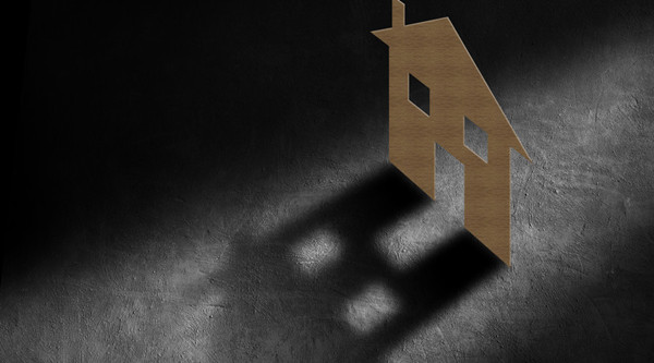 重慶傳統(tǒng)行業(yè)塌方，罪魁禍?zhǔn)拙故欠績r(jià)？