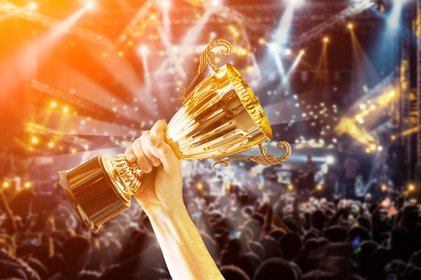 績效改進(jìn)與獎勵機制：推動員工潛能的策略與實踐