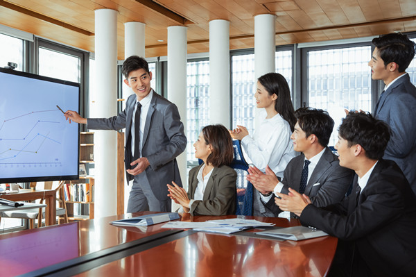 優(yōu)化組織內(nèi)部協(xié)同與溝通機(jī)制，提高組織效率和執(zhí)行力