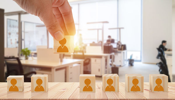 年度人才發(fā)展計(jì)劃：以人為本，共建共享