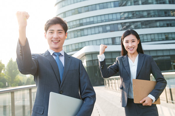 集團管控：統(tǒng)一策略、優(yōu)化運營、提升效率