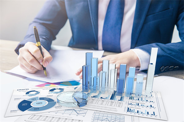 制定精準經(jīng)營計劃，引領(lǐng)企業(yè)穩(wěn)健發(fā)展，實現(xiàn)長遠目標