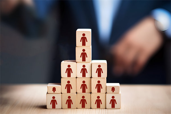 企業(yè)的發(fā)展戰(zhàn)略不僅僅是老板一個(gè)人的問(wèn)題，還有誰(shuí)？