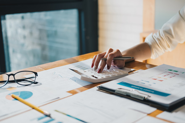 公司年度經營計劃實現目標的關鍵舉措有哪些？