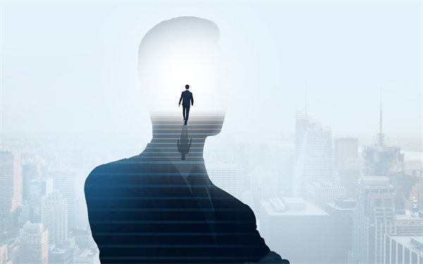 模擬經(jīng)營(yíng)，發(fā)現(xiàn)企業(yè)不足，制定適合企業(yè)的戰(zhàn)略規(guī)劃