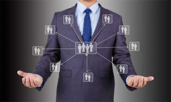 全面預算組織架構(gòu)中，屬于預算管理決策機構(gòu)的是？