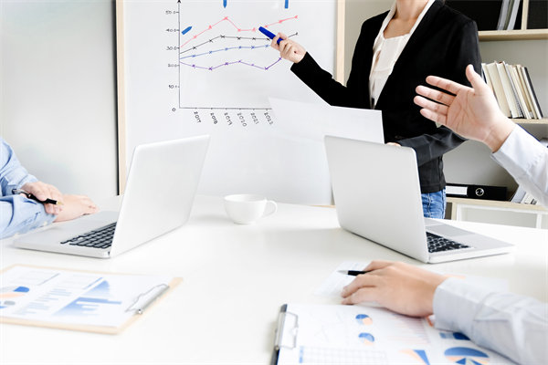 如何設(shè)計科學(xué)的薪酬績效以激勵員工持續(xù)高效工作？