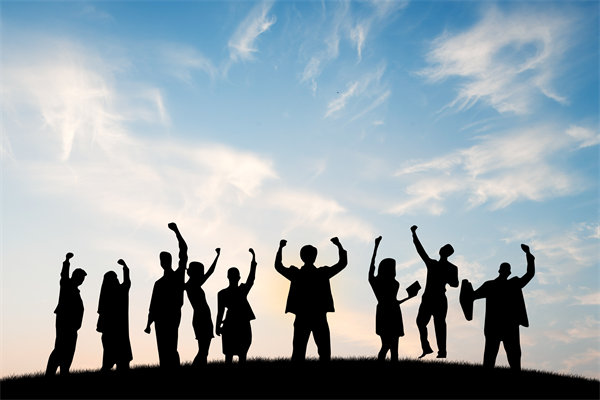 如何設(shè)計(jì)競(jìng)爭(zhēng)力強(qiáng)的薪酬體系吸引并留住頂尖人才？