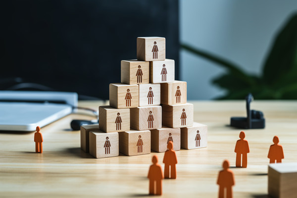 面對(duì)人才流失，企業(yè)應(yīng)采取哪些策略留住關(guān)鍵員工？