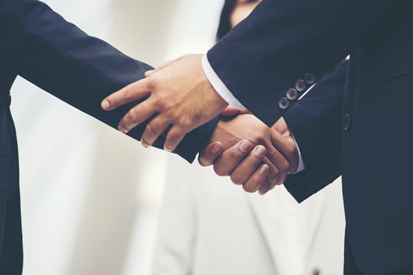 面對人才流失，企業(yè)應采取哪些策略留住關鍵員工？