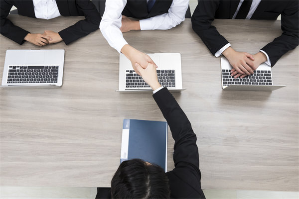 如何有效招聘并留住頂尖人才，提升團(tuán)隊競爭力？