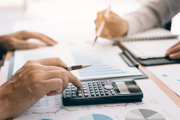 市場變化下，如何快速調(diào)整預(yù)算以抓住機(jī)遇？