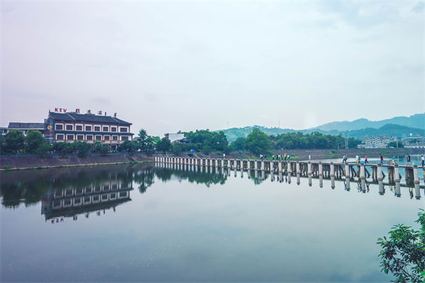 溫州戰(zhàn)略咨詢公司如何助力企業(yè)精準(zhǔn)定位市場？