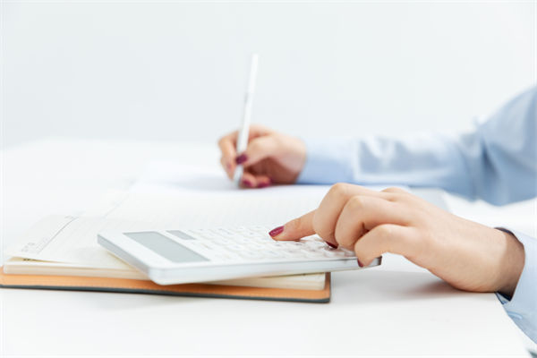 充電寶公司494名員工年入超百萬(wàn)，對(duì)企業(yè)預(yù)算的啟示