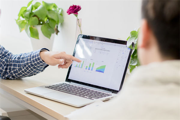 多家企業(yè)開(kāi)始反內(nèi)卷：不準(zhǔn)加班，對(duì)企業(yè)績(jī)效管理的啟示