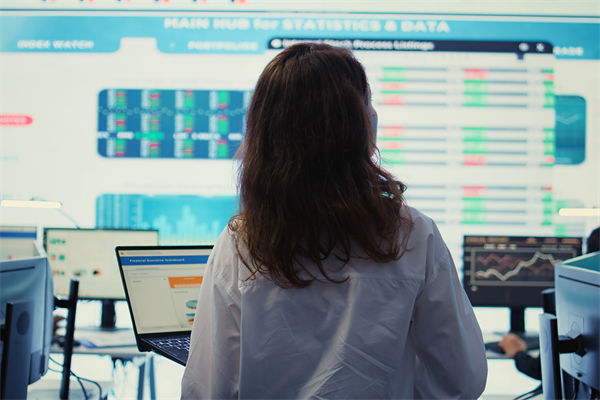 計(jì)劃與市場(chǎng)脫節(jié)，業(yè)績(jī)慘淡，怎樣制定契合市場(chǎng)的計(jì)劃？