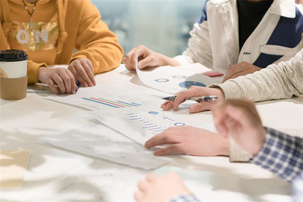 員工培訓(xùn)無效、成長慢，人力資源管理怎樣定制高效方案？