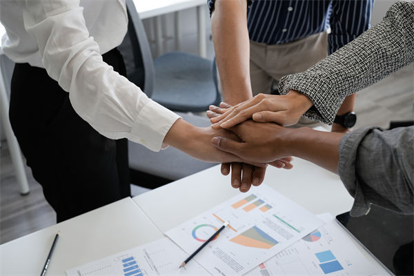 戰(zhàn)略管理怎樣融合多元文化，驅(qū)動跨國業(yè)務(wù)的拓展？