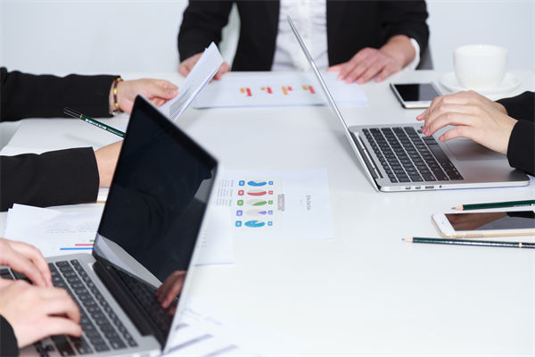 只看績效數(shù)據(jù)的企業(yè)，如何留住真正的實干者？