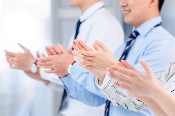 企業(yè)文化分析：男子連續(xù)工作超8小時(shí)休息3分鐘被開